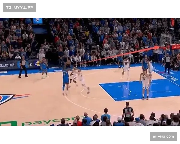 即时战报：亚历山大凭借连续的胯下变向，成功突破防守完成高难度拉杆上篮